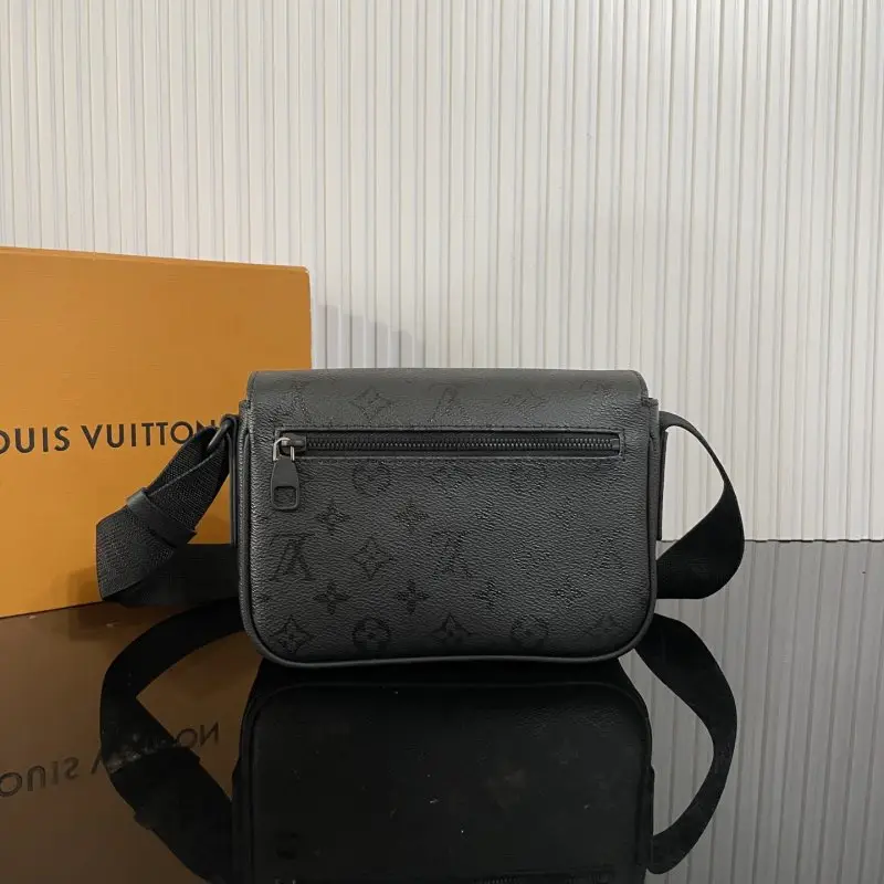 Louis Vuitton Сумка Bastille 24 см з канваса Monogram — Фото 3