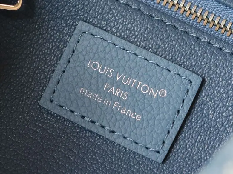 Louis Vuitton A bag beautician Doppelganger 28 cm — Photo 5