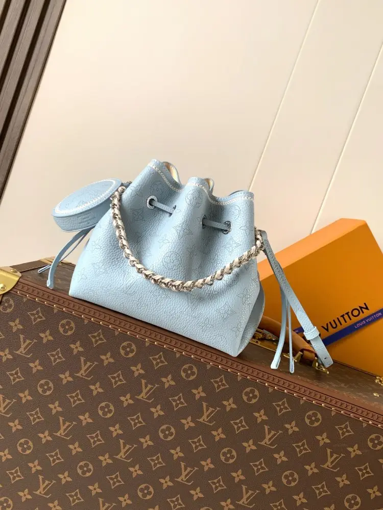 Louis Vuitton Сумка Bella 22 см — Фото 1