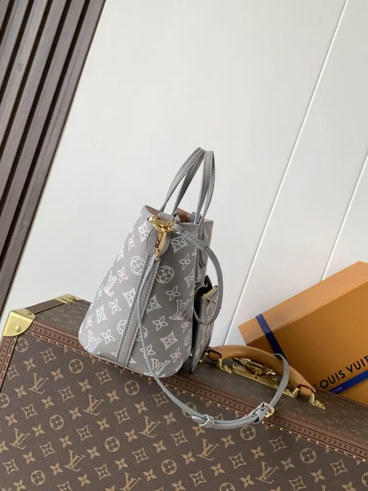 Louis Vuitton A bag Blossom 20 cm — Photo 3