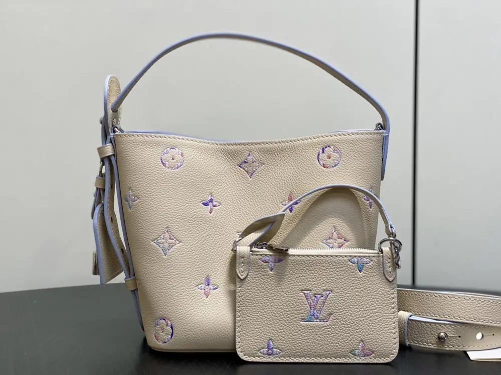 Louis Vuitton A bag bucket ALL IN BB of embossed skin 16 cm — Photo 2