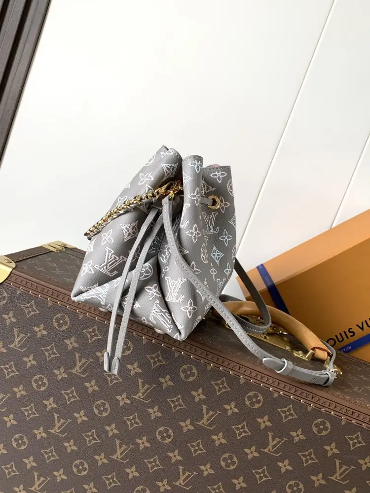 Louis Vuitton Сумка відро Bella 22 см — Фото 2