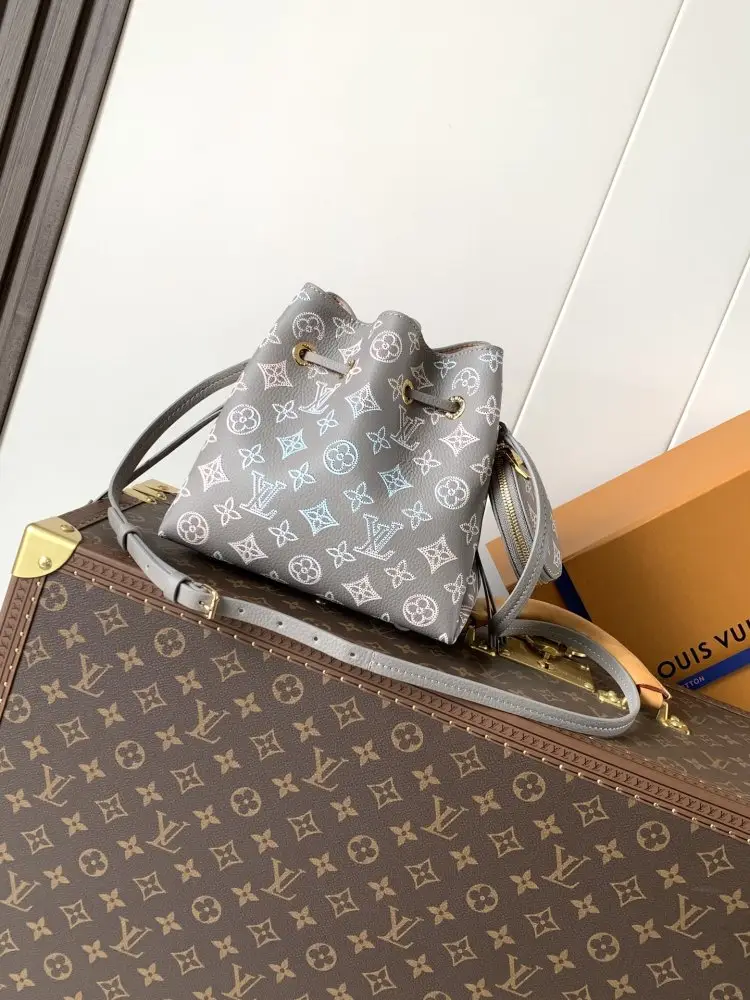 Louis Vuitton Сумка відро Bella 22 см — Фото 3