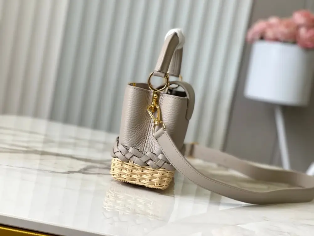 Louis Vuitton Сумка Capucines 21 см в шкірі Taurillon — Фото 2