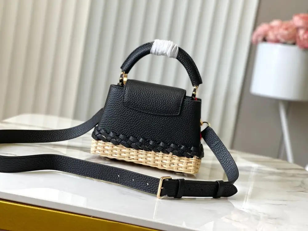 Louis Vuitton Сумка Capucines 21 см в шкірі Taurillon — Фото 2