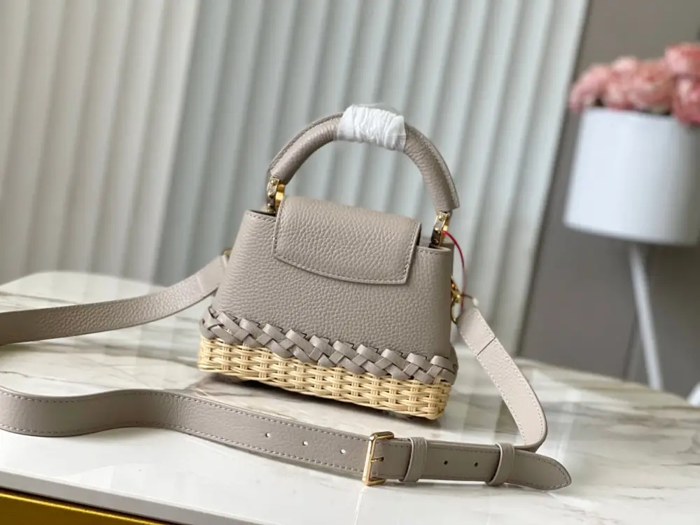 Louis Vuitton Сумка Capucines 21 см в шкірі Taurillon — Фото 3
