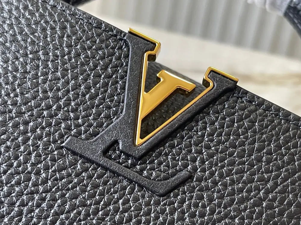 Louis Vuitton Сумка Capucines 21 см в шкірі Taurillon — Фото 4