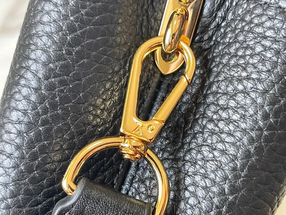 Louis Vuitton Сумка Capucines 21 см в шкірі Taurillon — Фото 5