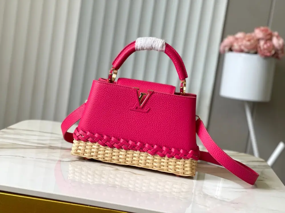 Louis Vuitton — Сумка Capucines 27 см в шкірі Taurillon