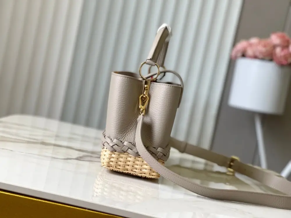 Louis Vuitton Сумка Capucines 27 см в коже Taurillon — Фото 2