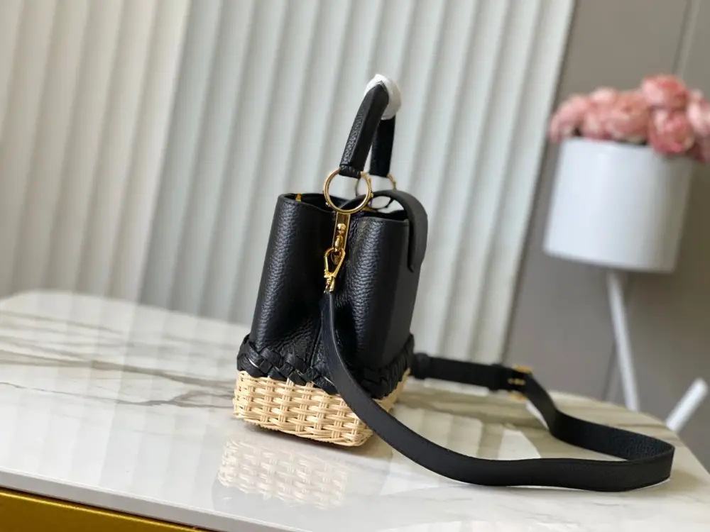Louis Vuitton Сумка Capucines 27 см в коже Taurillon — Фото 2