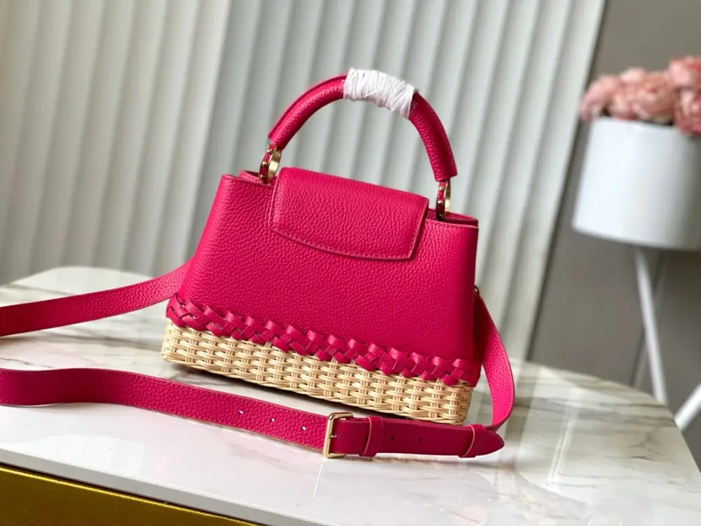 Louis Vuitton A bag Capucines 27 cm at skin Taurillon — Photo 3