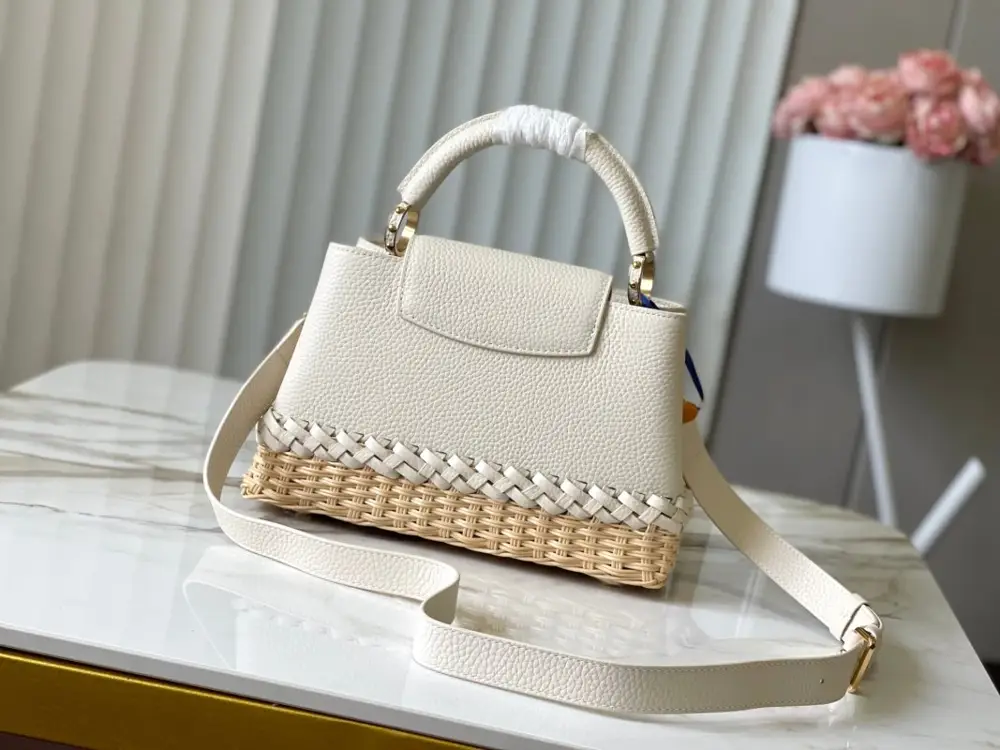 Louis Vuitton Сумка Capucines 27 см в коже Taurillon — Фото 3