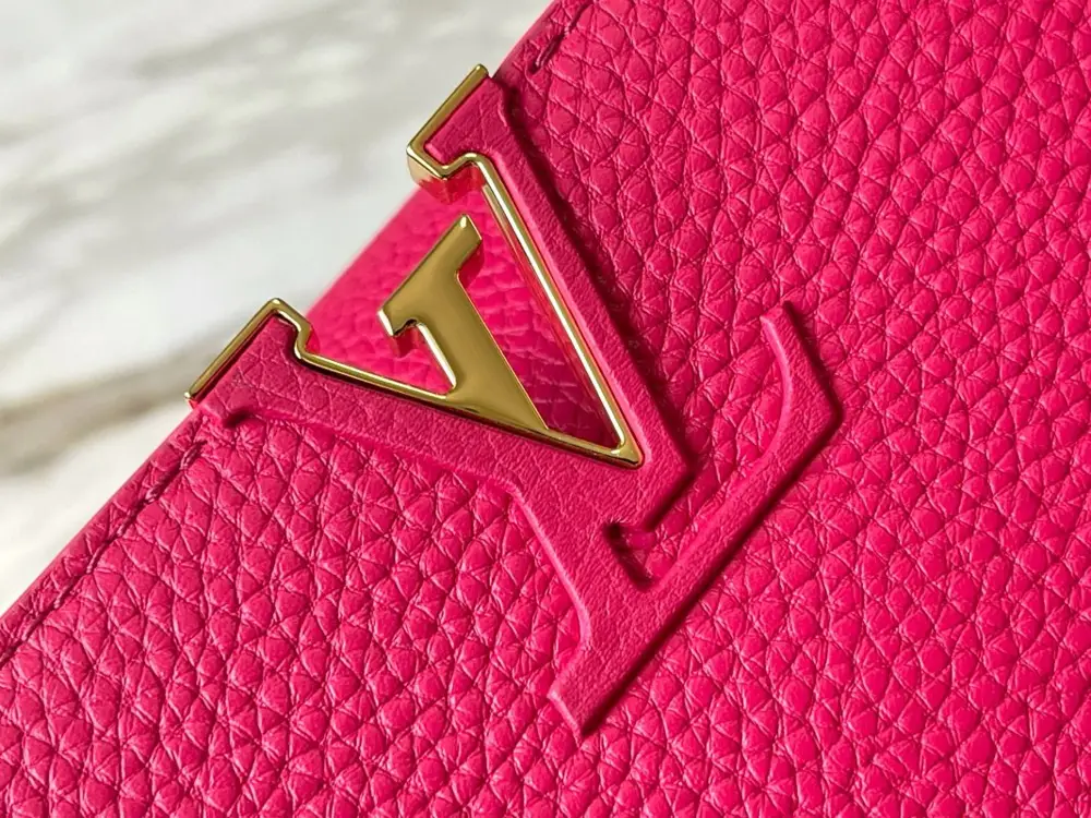 Louis Vuitton A bag Capucines 27 cm at skin Taurillon — Photo 4