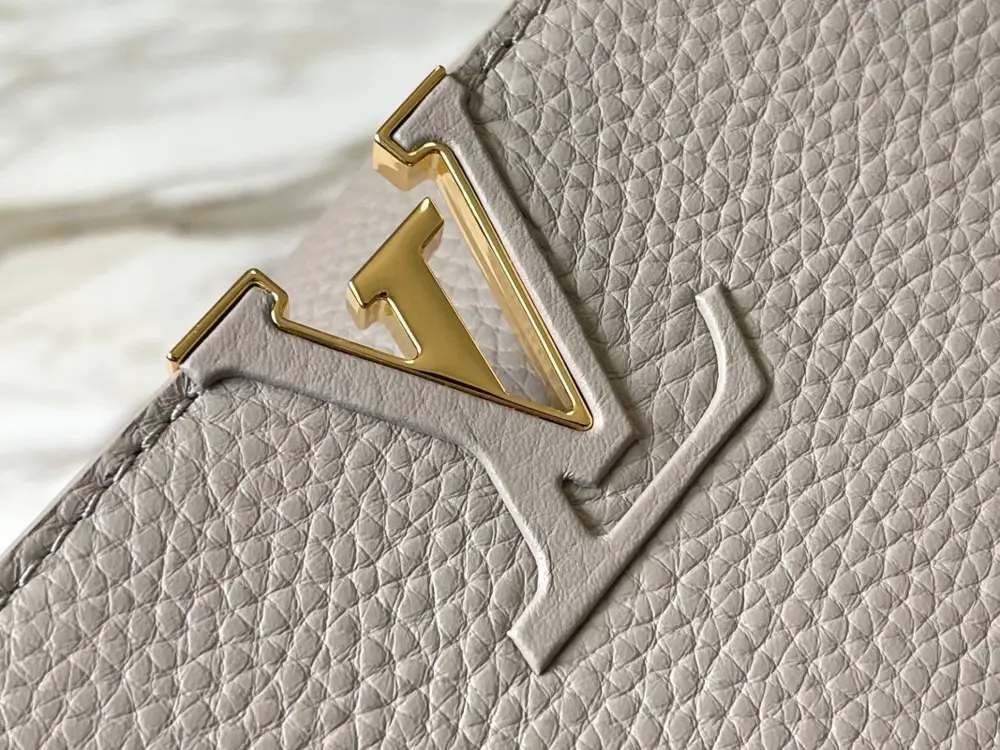 Louis Vuitton Сумка Capucines 27 см в коже Taurillon — Фото 4