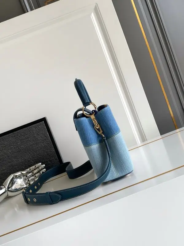 Louis Vuitton A bag Capucines BB Denim 27 cm denim — Photo 2