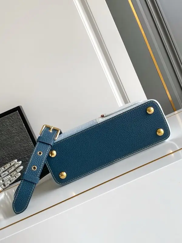 Louis Vuitton A bag Capucines BB Denim 27 cm denim — Photo 4