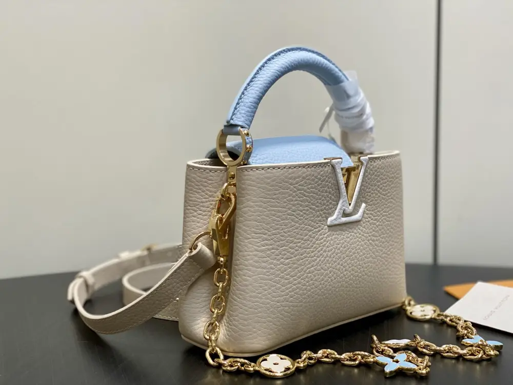 Louis Vuitton A bag Capucines leather 21 cm — Photo 2