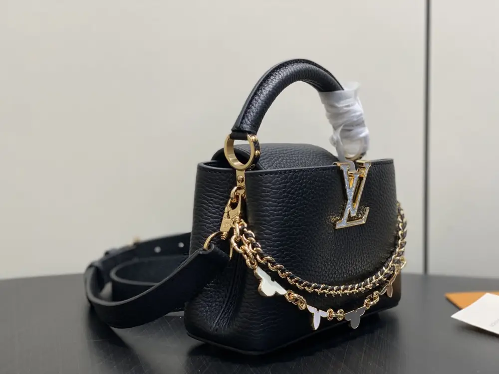Louis Vuitton A bag Capucines leather 21 cm — Photo 2