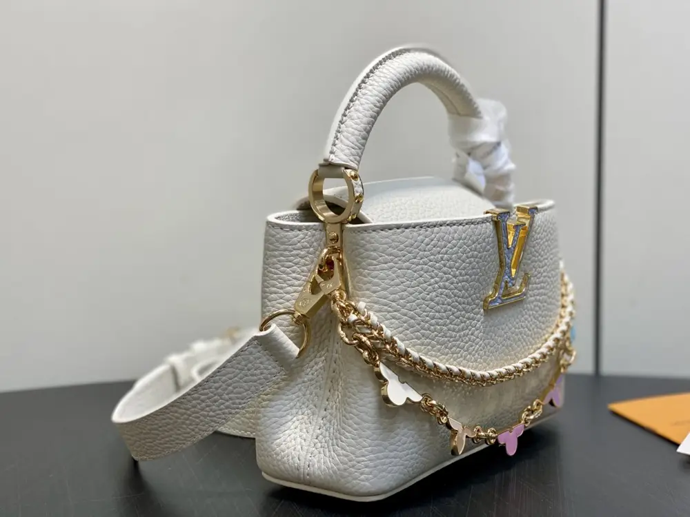 Louis Vuitton A bag Capucines leather 21 cm — Photo 2