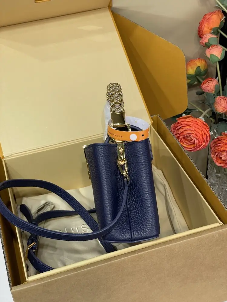 Louis Vuitton Сумка Capucines шкіряна 21 см — Фото 2