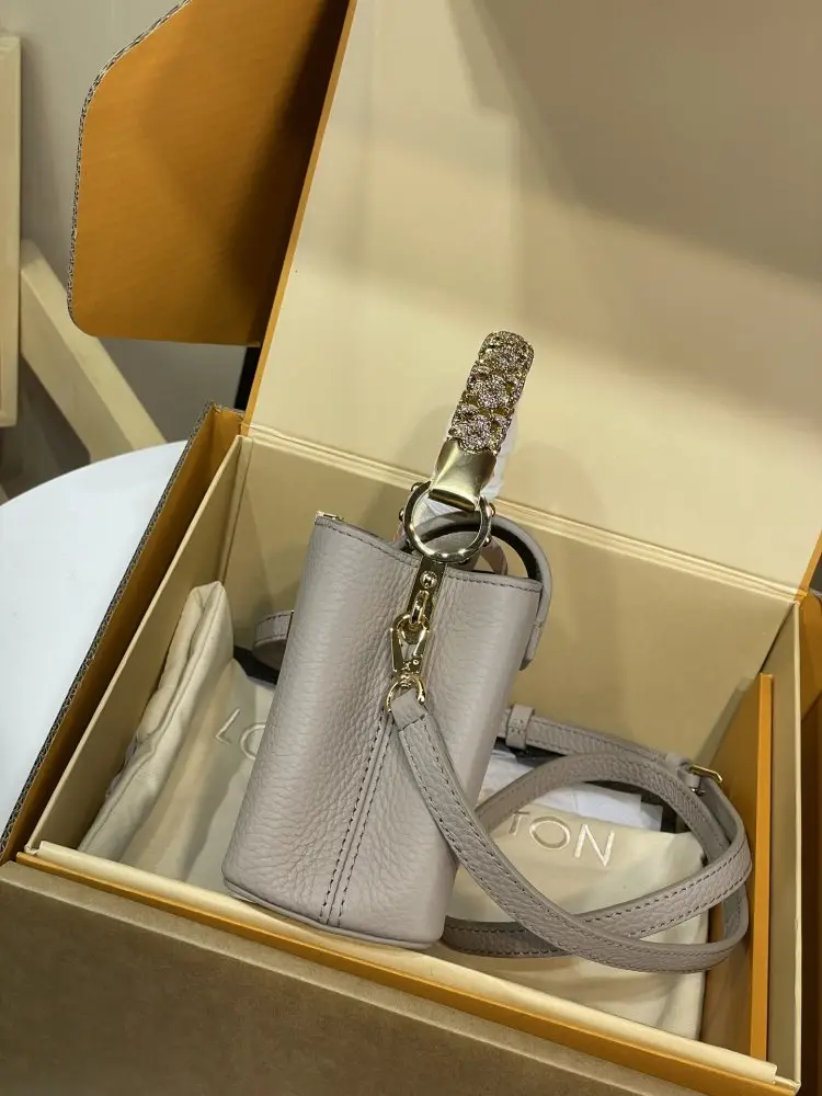 Louis Vuitton Сумка Capucines шкіряна 21 см — Фото 2