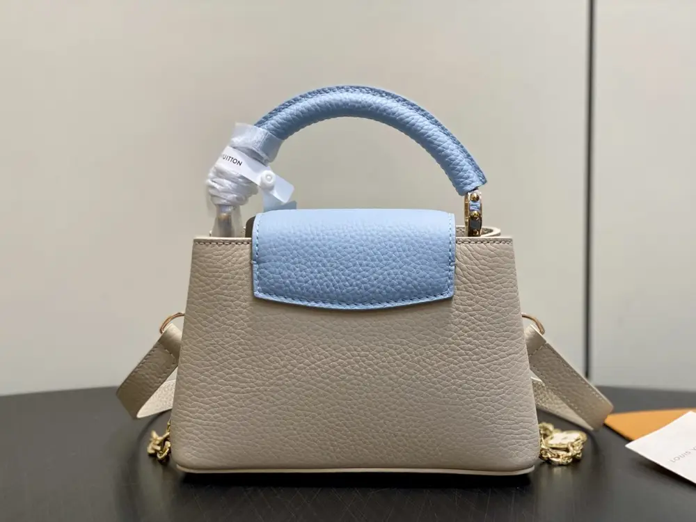 Louis Vuitton A bag Capucines leather 21 cm — Photo 3