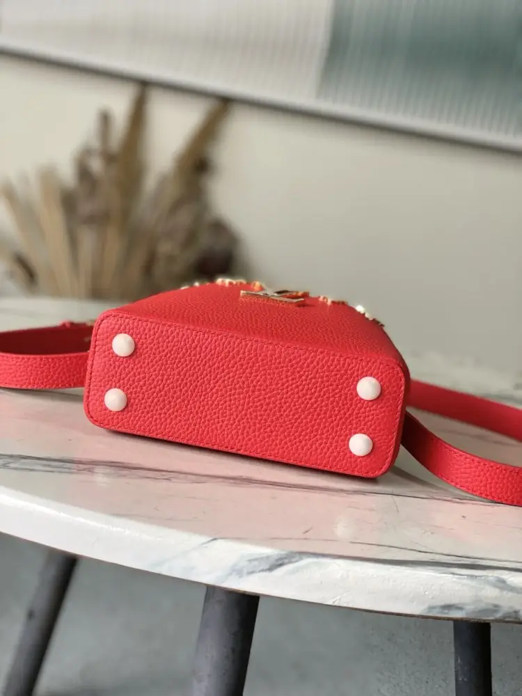 Louis Vuitton Сумка Capucines шкіряна 21 см — Фото 4