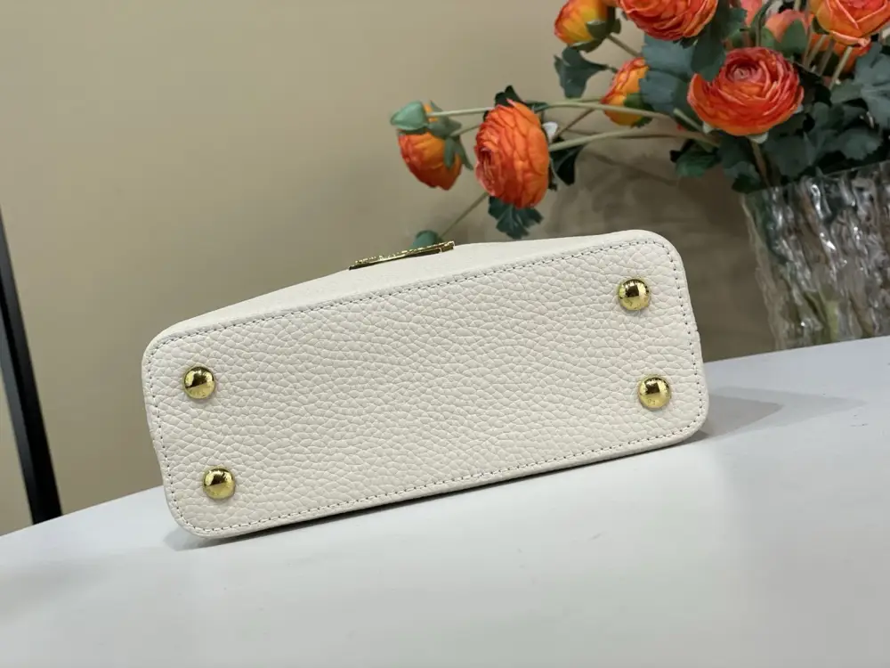Louis Vuitton Сумка Capucines шкіряна 21 см — Фото 4