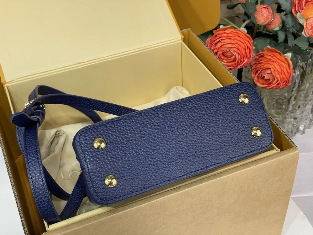 Louis Vuitton Сумка Capucines шкіряна 21 см — Фото 4
