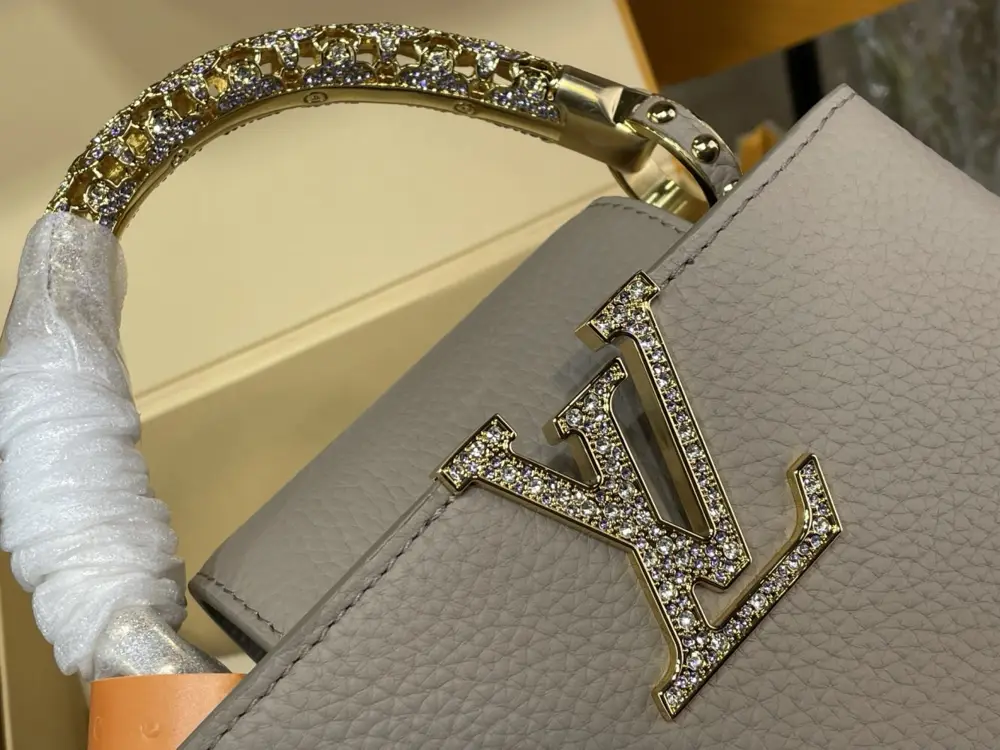 Louis Vuitton Сумка Capucines шкіряна 21 см — Фото 5