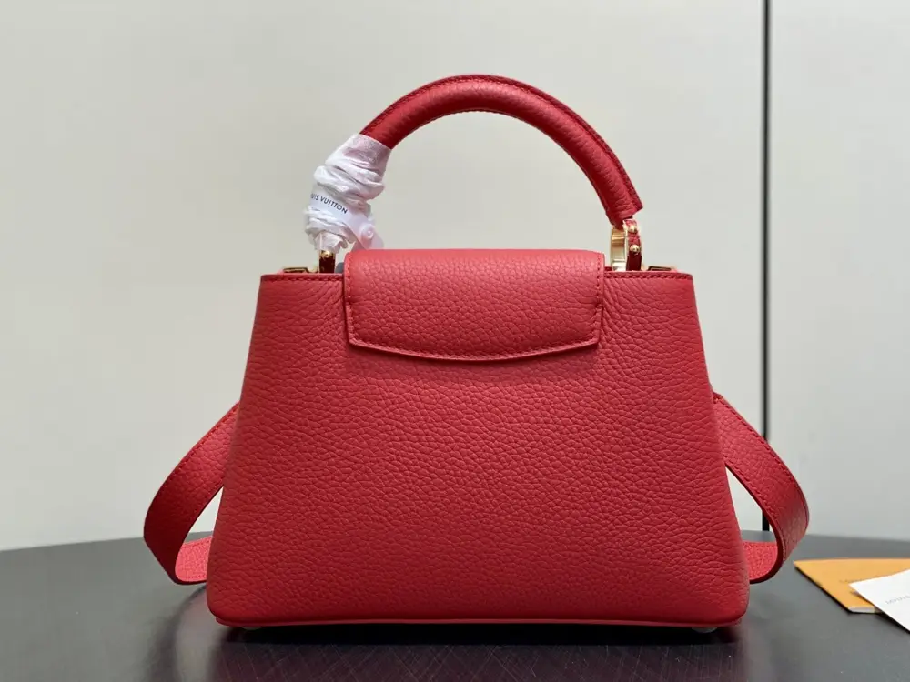 Louis Vuitton Сумка Capucines шкіряна 27 см — Фото 3