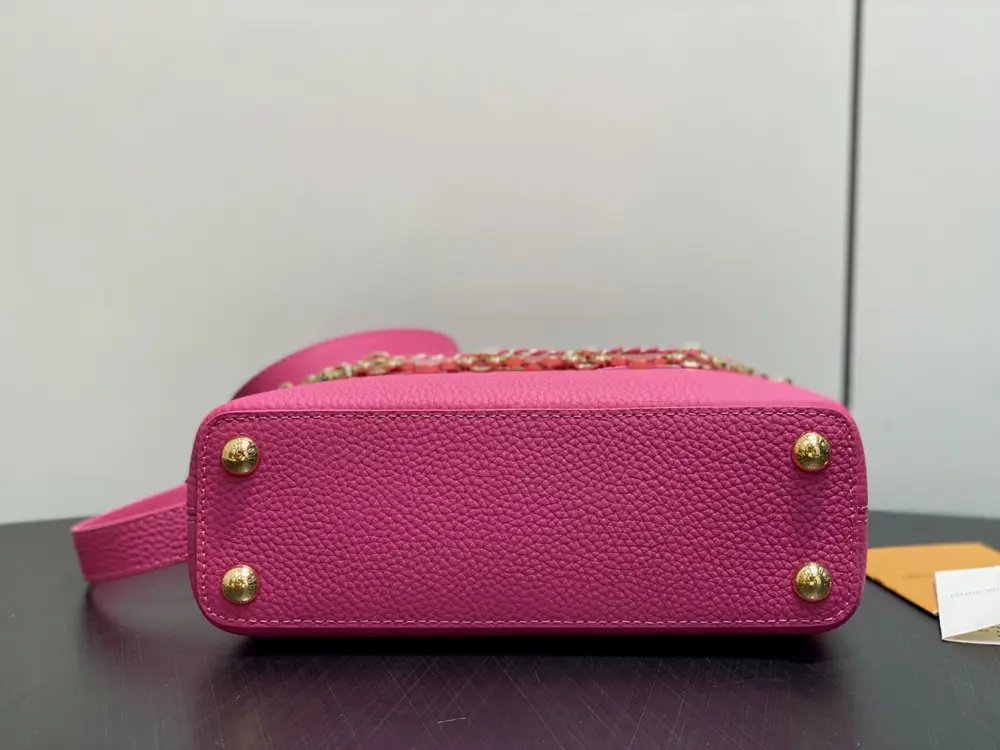 Louis Vuitton Сумка Capucines кожаная 27 см — Фото 4
