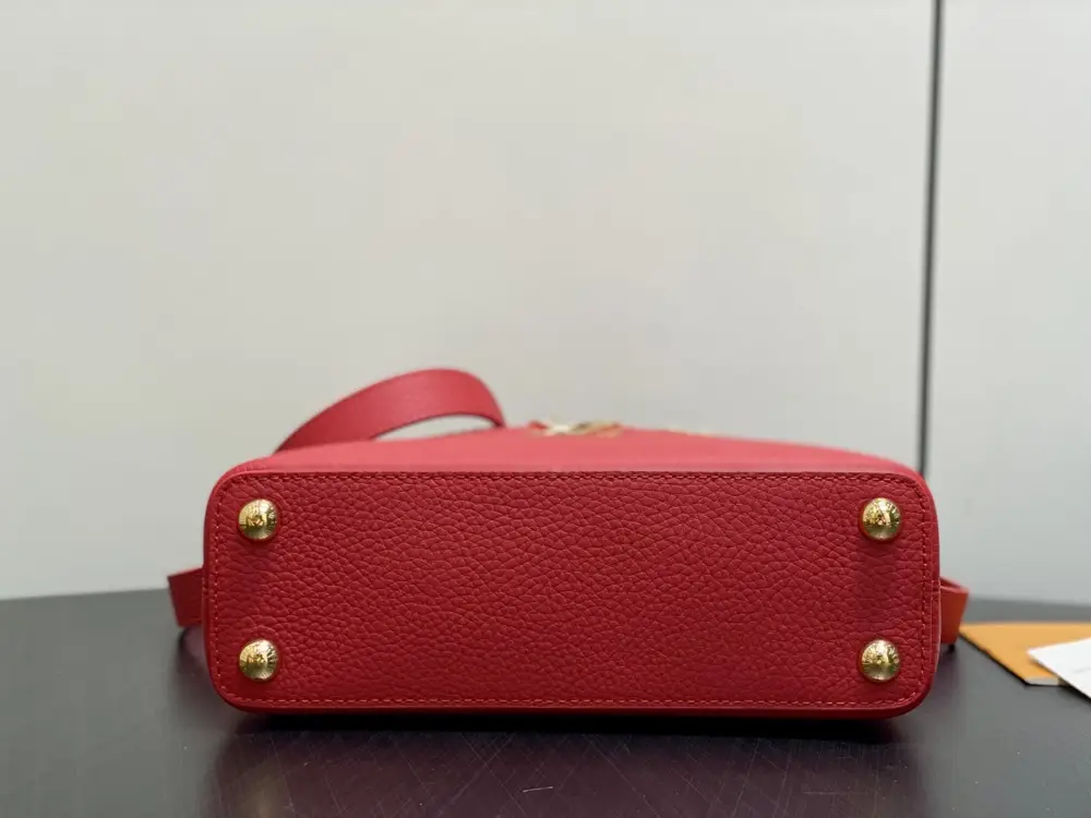 Louis Vuitton Сумка Capucines шкіряна 27 см — Фото 4