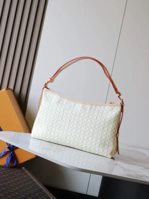 Louis Vuitton A bag Carryall East-West 36 cm — Photo 2