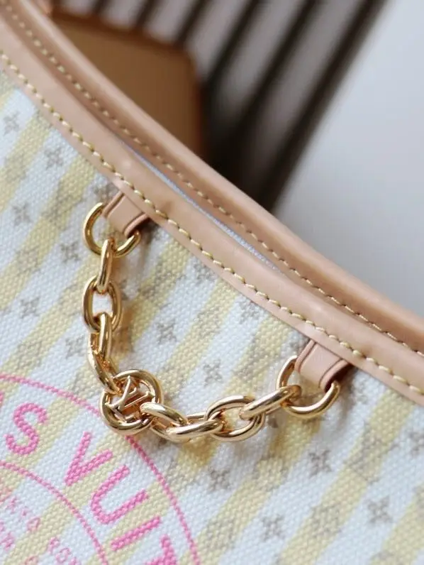 Louis Vuitton A bag Carryall East-West 36 cm — Photo 4
