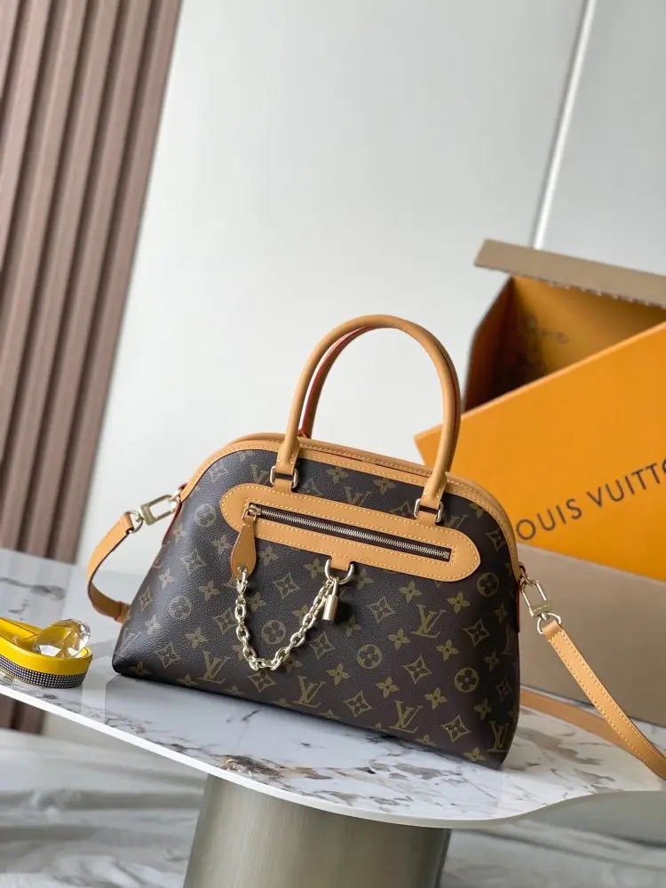 Louis Vuitton — Сумка Ever More 35 см