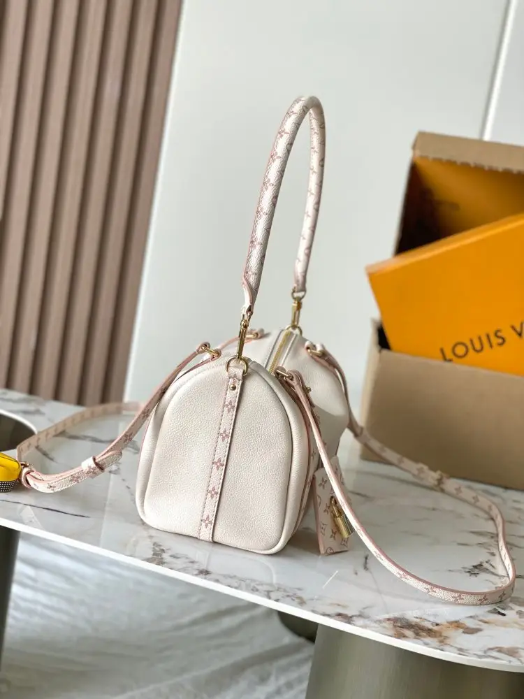 Louis Vuitton A bag EXPRESS 17 cm — Photo 2