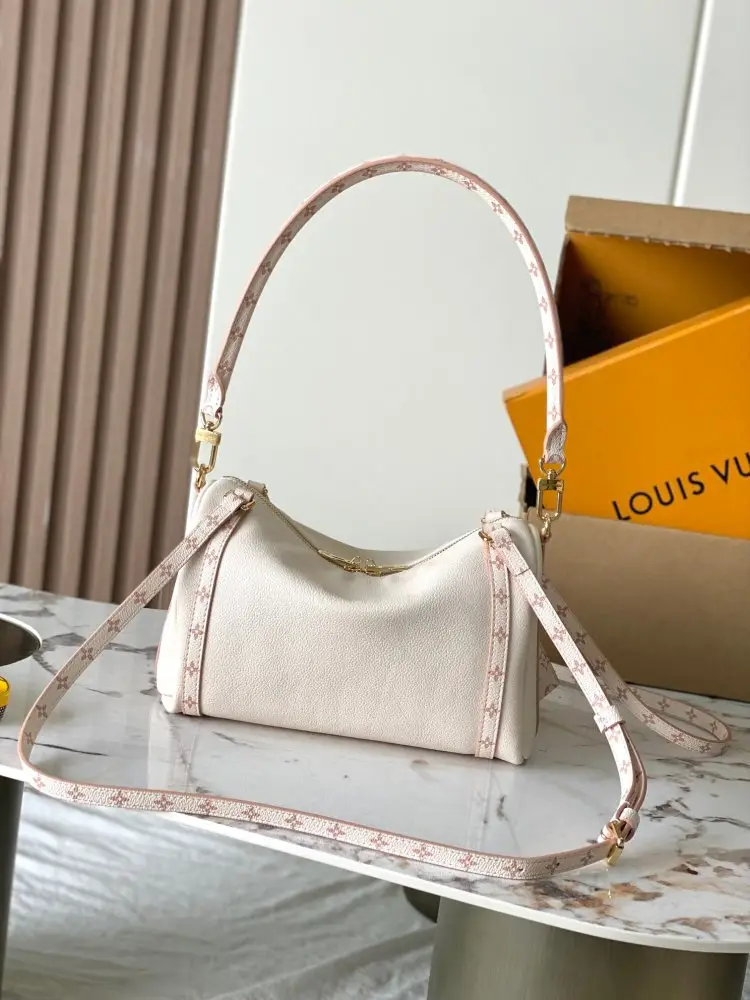 Louis Vuitton A bag EXPRESS 17 cm — Photo 3