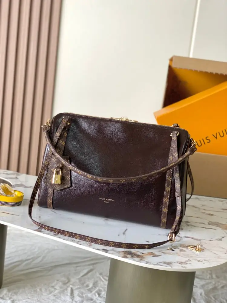 Louis Vuitton — Сумка Express 24 см