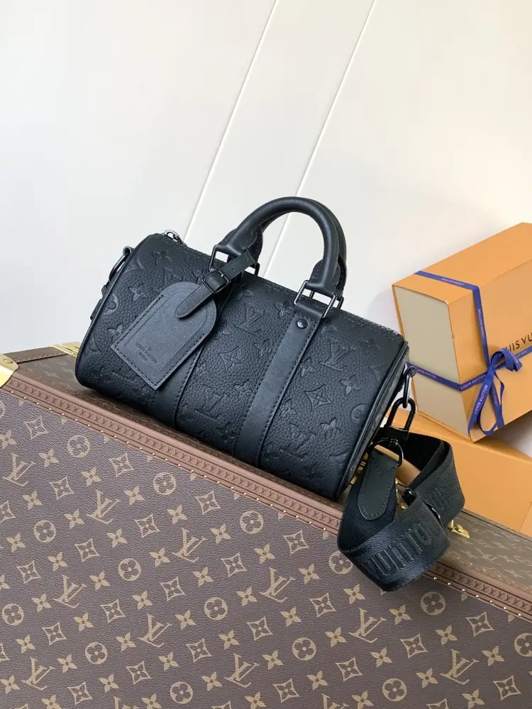 Louis Vuitton — Сумка дорожняя Keepall 25