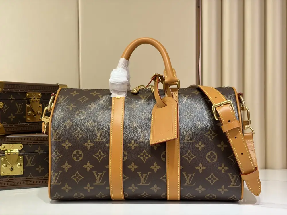Louis Vuitton — Сумка дорожняя KEEPALL BANDOULIÈRE 35