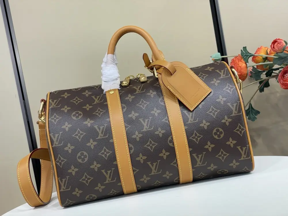 Louis Vuitton — Сумка дорожняя KEEPALL BANDOULIÈRE 35