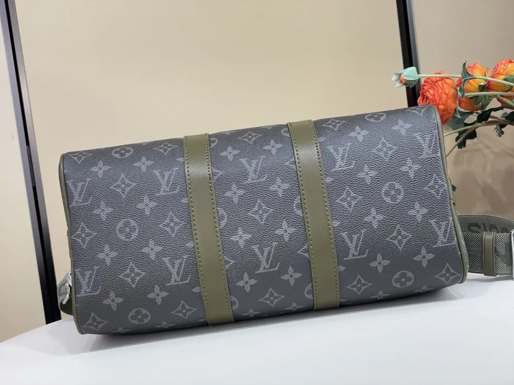 Louis Vuitton A bag highway KEEPALL BANDOULIÈRE 35 — Photo 4