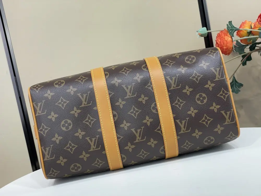 Louis Vuitton A bag highway KEEPALL BANDOULIÈRE 35 — Photo 4
