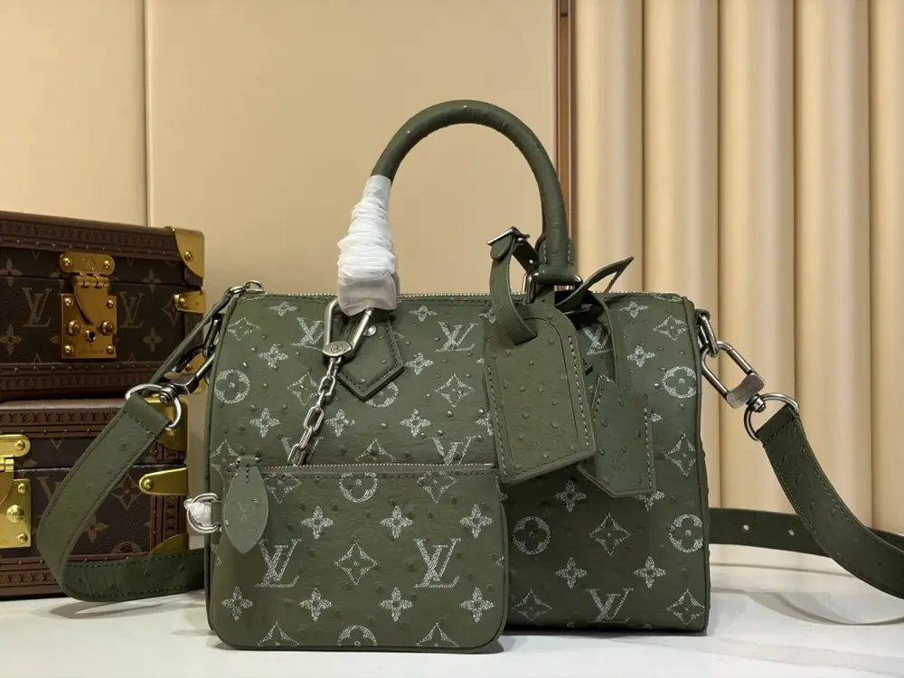Louis Vuitton — Сумка дорожняя SPEEDY BANDOULIÈRE 25