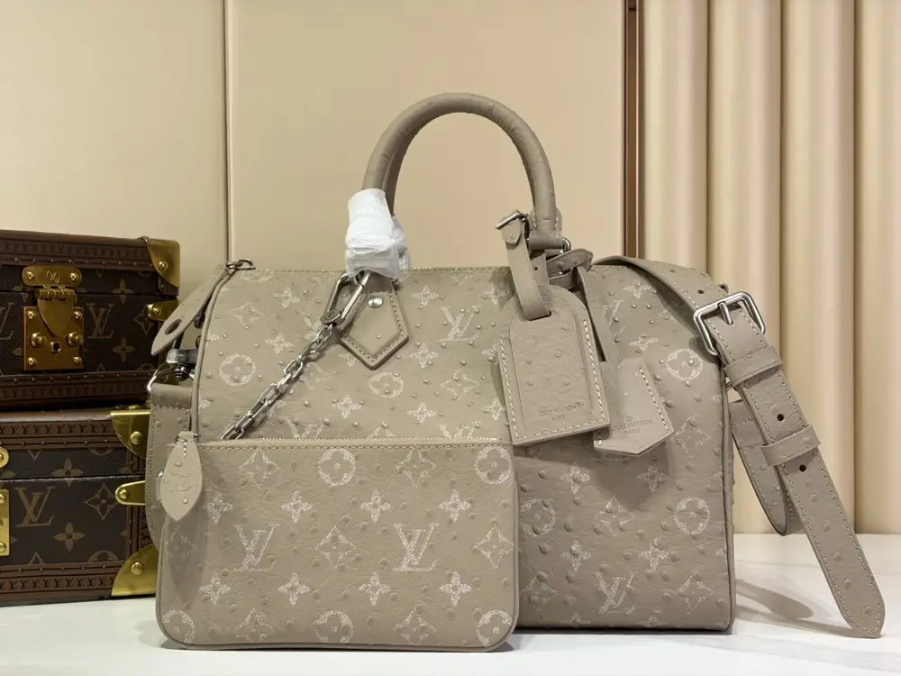 Louis Vuitton — Сумка дорожняя SPEEDY BANDOULIÈRE 30