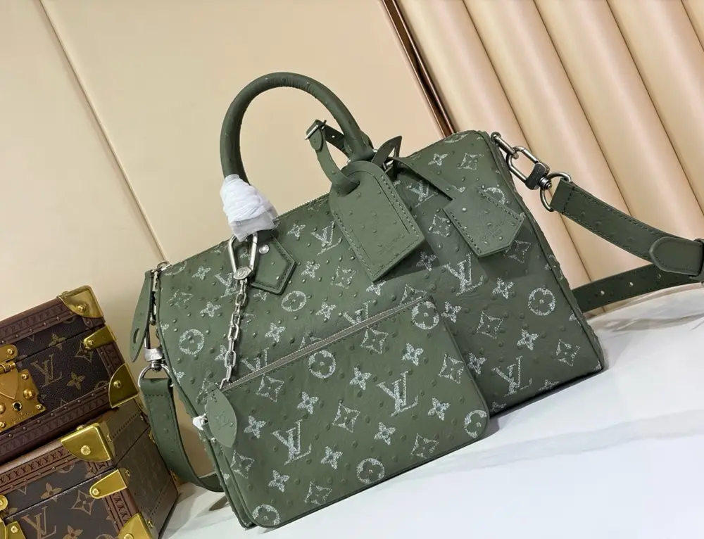 Louis Vuitton — Сумка дорожняя SPEEDY BANDOULIÈRE 30