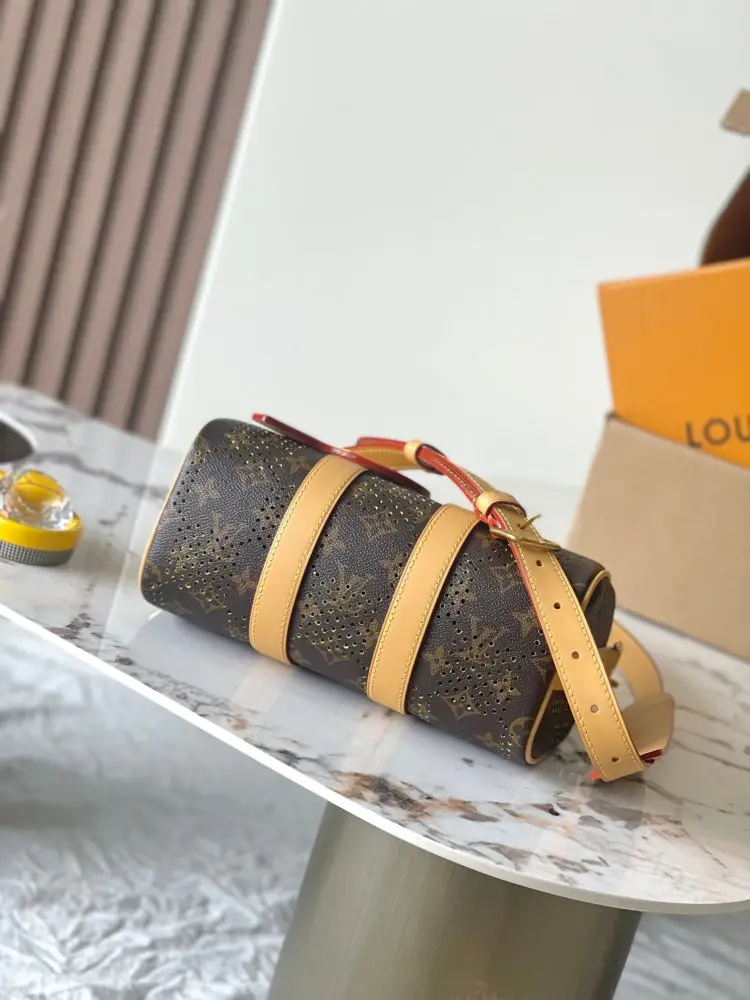 Louis Vuitton Сумка KEEPALL BANDOULIÈRE 25 — Фото 5