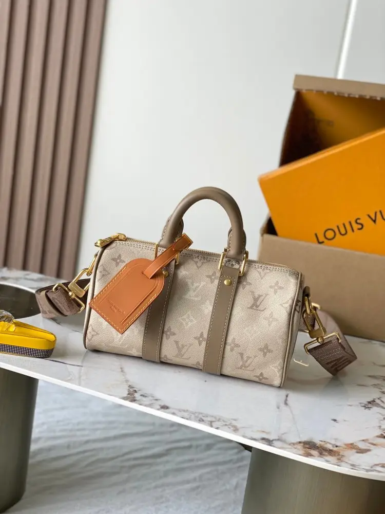 Louis Vuitton — Сумка Keepall Bandouliere 25